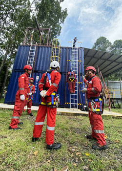 Working At Heights Refresher (WAHR) Module &ndash; Indonesia